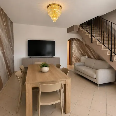 Toppetta House אנזיו